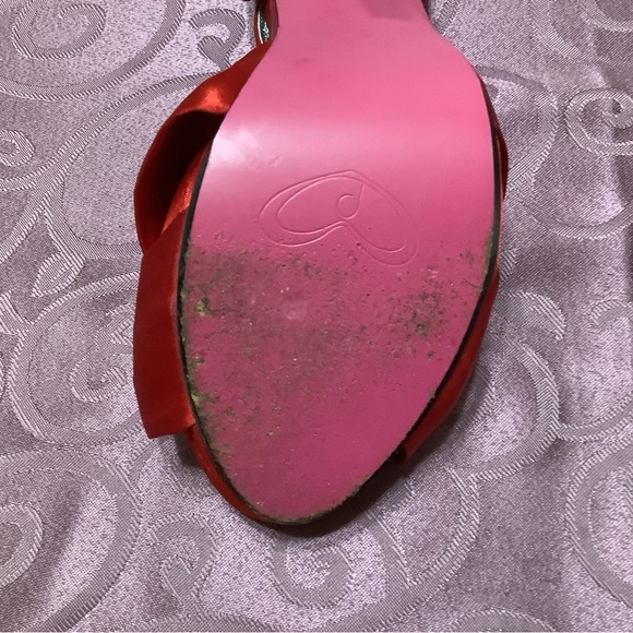 NIB PROMISCUOUS red satin strappy heels BELLE 10 - Picture 6 of 7